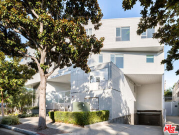 1030 N Kings Road #407 Photo