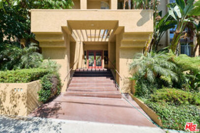 Splendid Nob Hill Condominium Located at 970 Palm Avenue #221 was Just Sold