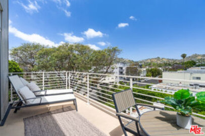 Gorgeous Stanview Court Townhouse Located at 944 N Stanley Avenue #2 was Just Sold