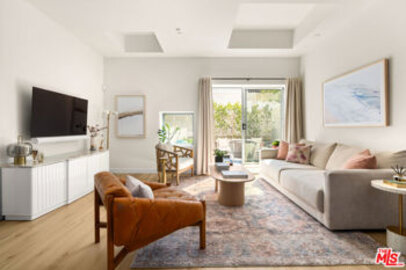 Splendid Habitat 15 Condominium Located at 1322 N Detroit Street #3 was Just Sold